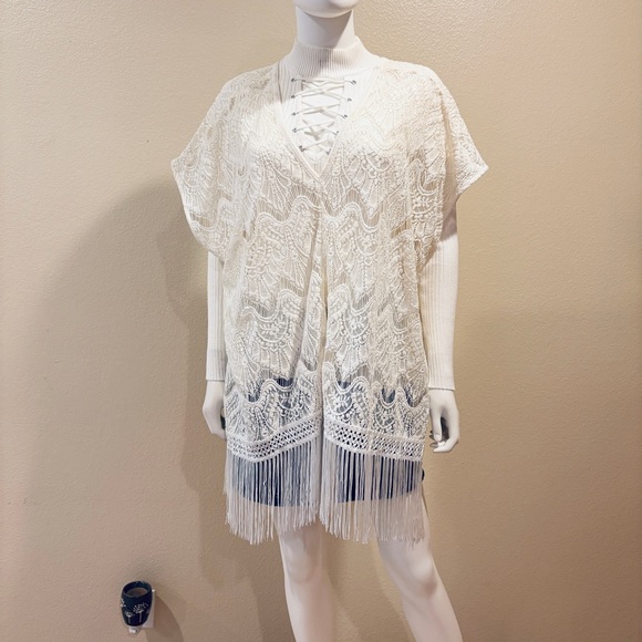 Victoria's Secret Tops - Victorias Secret Ivory Cream Lace Kimono Cover Up Womens Medium Large Fringe
